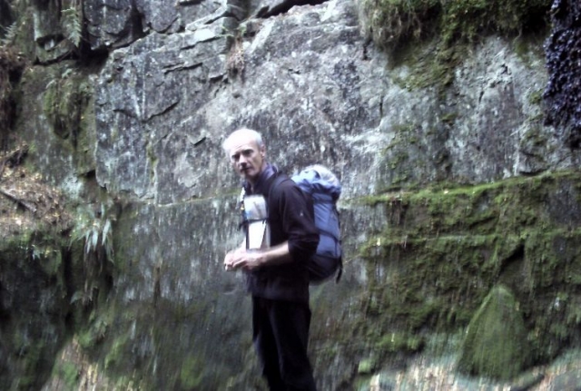  Junto a un lago increíblemenle tranquilo 